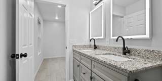 Modern Duplex in Fayetteville, AR Gallery 26