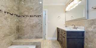 BEAUTIFUL ANNUAL RENTAL HOME - Convenient Location! Gallery 36