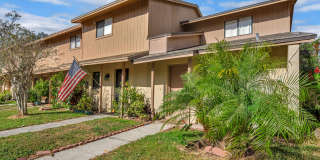 Spacious 1-bedroom, 1.5-bath, two-story Kirby Creek townhome close to N. Dale Mabry Gallery 3