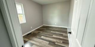 Updated 3 Bed Home with Trendy Interior Finishes & Huge Yard in South Columbus Gallery 7
