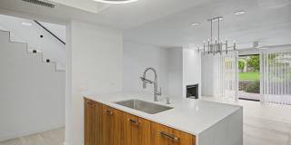 AVAILABLE NOW!! 2 Bedroom 3 Bathroom condo in Palm Springs! Gallery 6