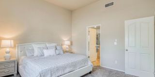 Westside area for Short or Long Term Rental (Completely Furnished) Beautiful 3 bed/2.5 baths plus Office space Gallery 10