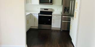 3 bedrooms /2 bath Condo Available Now Gallery 5