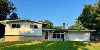 4 Bedroom Home in Ladue School District! Gallery 1