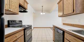 !!50 Percent off your 1st Months Rent!! Spacious 1BD/1BTH Apartment with a Private Balcony in the Heart of Norman! Gallery 18