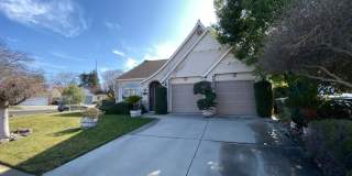 Single story located on a court! Gallery 1