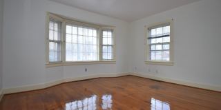 482 Snow Hill Street Gallery 8