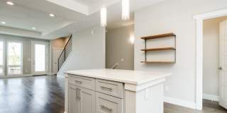 Modern 3 bed / 4 bath, 3 story townhome! Gallery 18