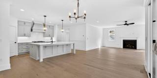 1625 N Main Street Gallery 22