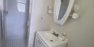 627 GROVE PARK Boulevard Gallery 9