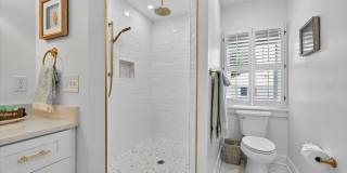 235 10TH AVENUE NE Gallery 17