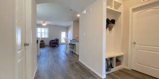 Gorgeous 4bed/3.5bath with 2 Master Bedrooms! Gallery 5