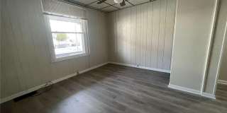 917 Center Street Gallery 2