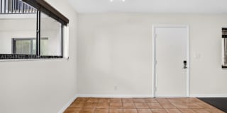 9920 NW 68th Pl Gallery 3