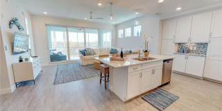 387 ARUBA CIRCLE Gallery 21