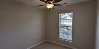 Townhome Close to I-485 and Shopping/Restaraunts Gallery 16