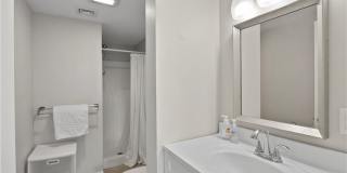 173 Prospect St Gallery 17