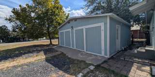 2/1 House With a Detached Garage / Garage Has Pool Table & Bathroom / Large Corner Lot / NBISD Gallery 32