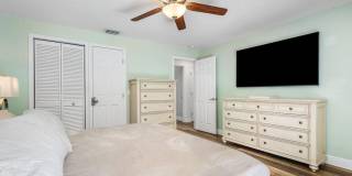 671 Lindell Boulevard Gallery 29