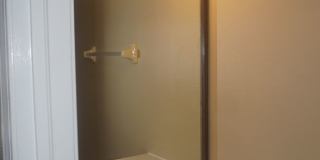 4 Bedroom - 2.5 Bath - Two Story - Large Patio Gallery 9