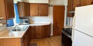 907 Bruce Street Gallery 2