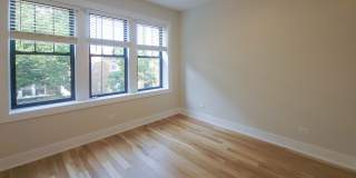 3356-58 N Sheffield Gallery 2