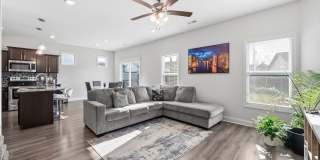 3 Bedroom 2 1/2 Bath Home For Rent Near Post! Gallery 1