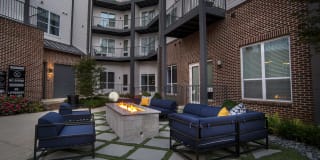 Avenue Madison Gallery 27