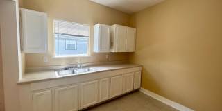 **APPLICATION RECEIVED** **MOVE IN SPECIAL** Charming Highland Park Duplex — Cozy City Living in the Heart of San Antonio Gallery 9