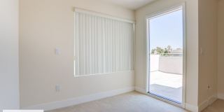 Contemporary 2 bedroom 2.5 bath at the heart of LA Gallery 37