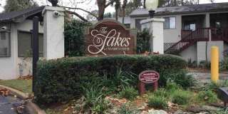 2 Bedroom 2 1/2 bath in the Lakes Townhome Community! Complete Remodel! Gallery 1