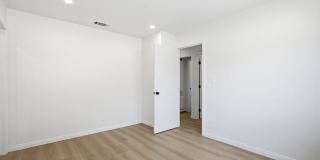 1832 Summit Avenue Gallery 14