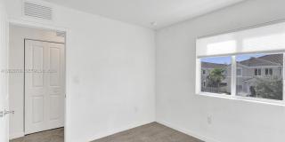 2430 SE 10th Ct Gallery 4
