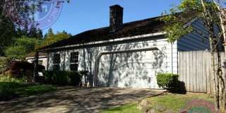 West Linn Hidden Springs Neighborhood / Single Level Ranch, Fenced Yard, Pet Friendly Gallery 1