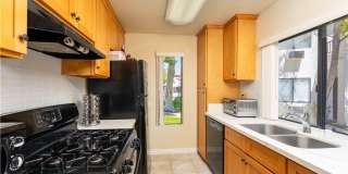 Comfort and Convenience in This Beautiful Mira Mesa Condo Gallery 1