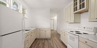 Stunning 4 bedroom home in Perry South available now! Stunning 4 bedroom home in Perry South available now! Gallery 14