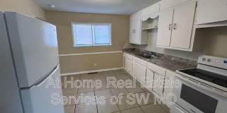 1742 N Oak Grove Ave Gallery 3