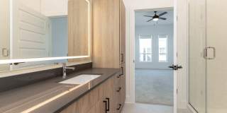 Lyle Apartments Gallery 87