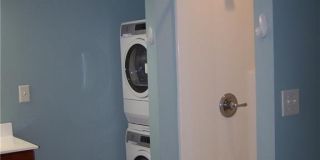 680 Oak Street Gallery 8