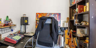 139 DAVIS Street Gallery 15