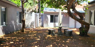 315 Walnut St Gallery 21