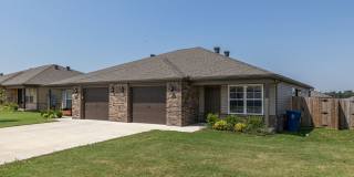 Now Leasing: 2,3, & 4-Bedroom Duplexes at Woodward Park with Attached Garage—Apply Today! Gallery 1