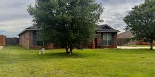 Gorgeous 4/2/2 in Bella Mia Estates! Lubbock-Cooper ISD! Gallery 3