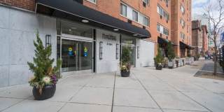 Studio Apartment Available – 2101 Chestnut St Gallery 1