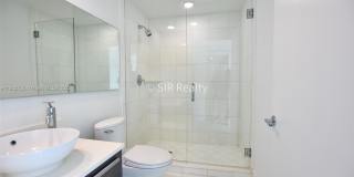 2950 NE 188th St Gallery 7