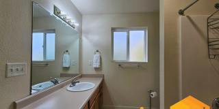 Charming Fully Furnished Home located in the vibrant city of Medford! Gallery 8