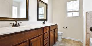 Pet Friendly Three Bedroom with Bonus! Gallery 15