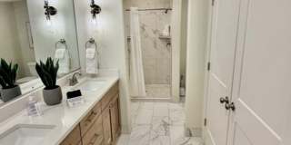 Flexible lease options! Spacious Townhome in Washington Gallery 15