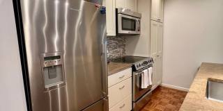 Gorgeous 2-Bed/2-Bath Condo in the Heart of Old City! Available August 1st! Gallery 19