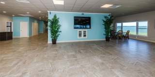 2 CAUSEWAY Boulevard Gallery 36